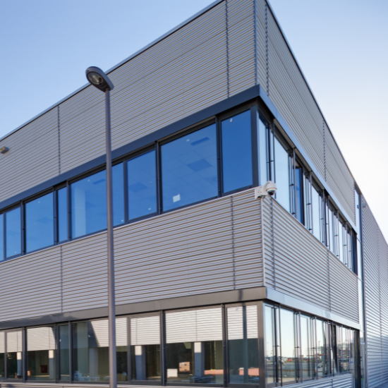 Menuiserie métallique, structures sur mesure et Solutions façades spéciales